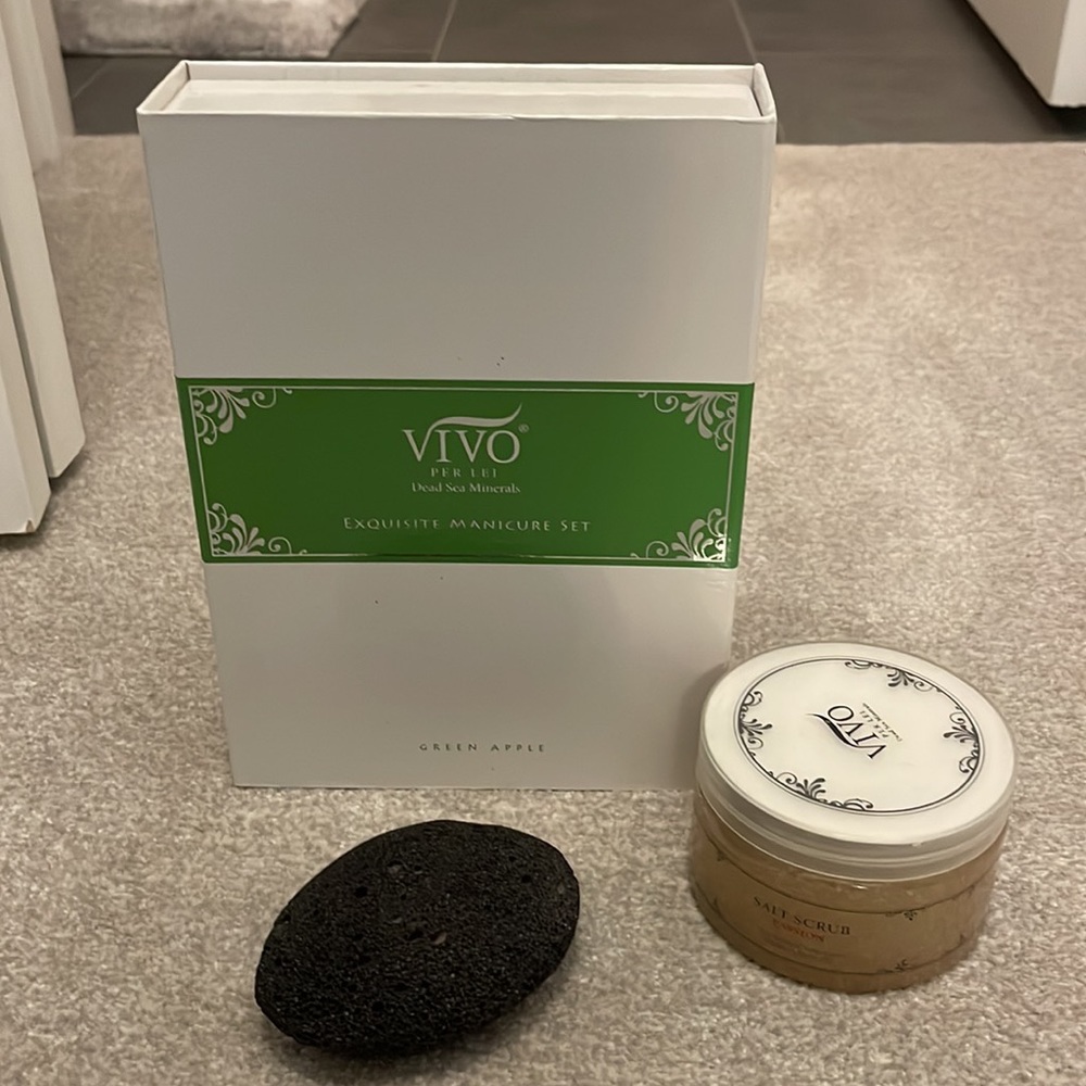 VIVO PER LEI DEAD SEA MINERALS BODY COLLECTION